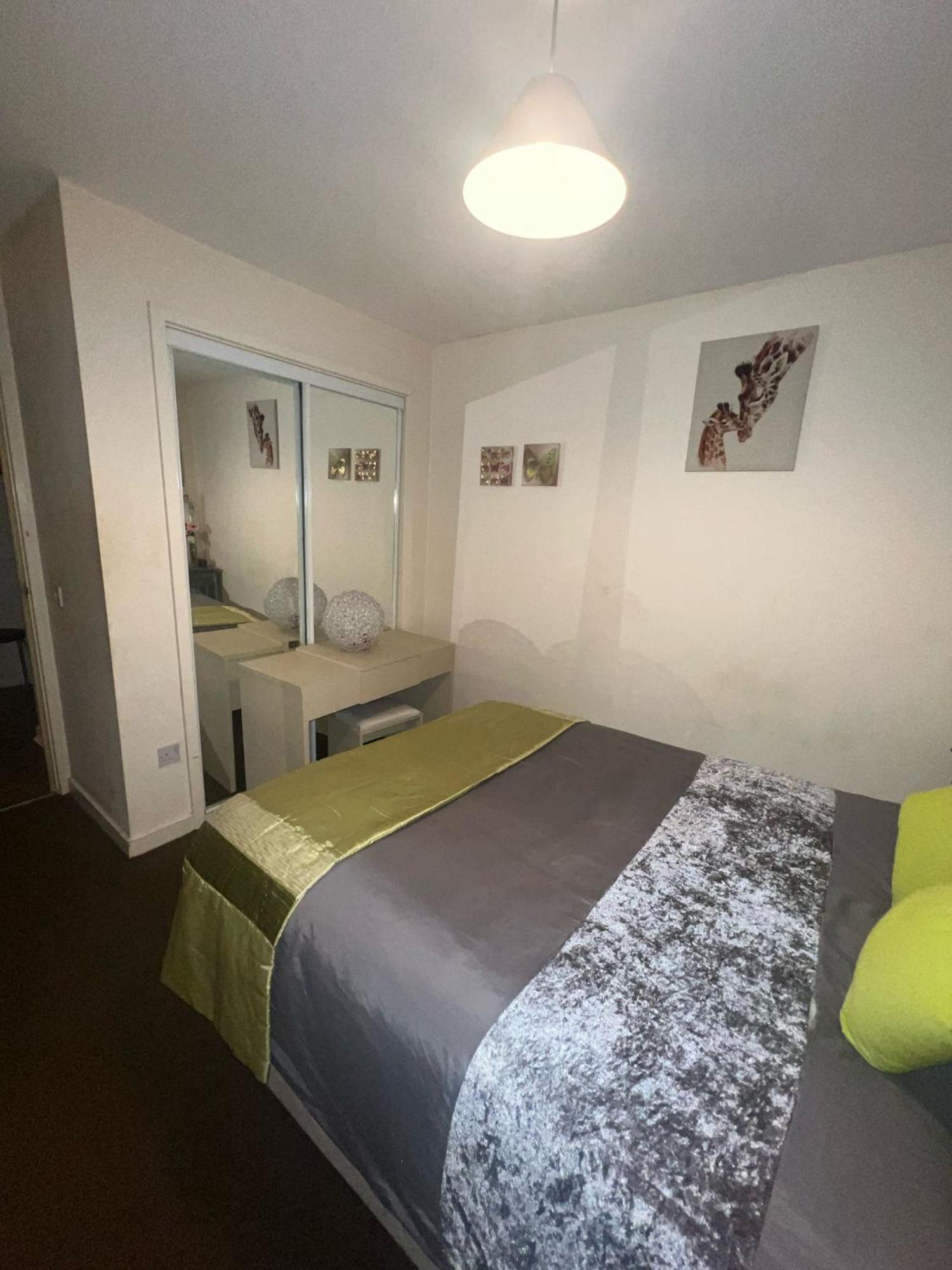 Lovely Double Room With Private Bathroom And Double Room With Shared Toilet & Parking Free Edimburgo Exterior foto
