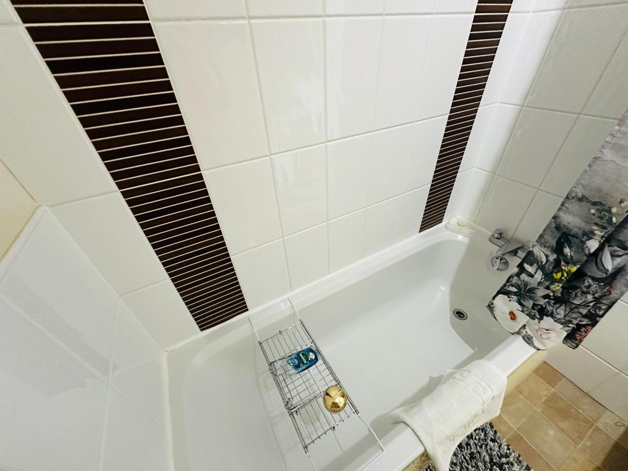 Lovely Double Room With Private Bathroom And Double Room With Shared Toilet & Parking Free Edimburgo Exterior foto
